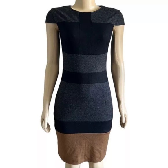 Judith & Charles wool dress - Picture 2 of 10